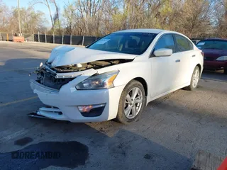 2014 Nissan Altima 2.5 S with VIN 1N4AL3AP4EC202621, listed as a IAAI auction lot 41850273 with 117,567 mi miles. Bid and sale history available at carsss.com. Image 2.