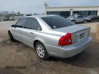 2005 Volvo S80 with VIN YV1TS592351393741, listed as a IAAI auction lot 41463037 with 1 mi miles. Bid and sale history available at carsss.com. Image 3.