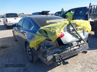 2016 Nissan Altima SR with VIN 1N4AL3AP7GC286386, listed as a IAAI auction lot 41814525 with 79,656 mi miles and . Bid and sale history available at DreamBid. Image 3.