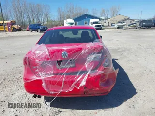 2014 Volkswagen Jetta S z VIN 3VW2K7AJ6EM305345, wystawiony jako IAAI lot #42222726 z przebiegiem 113 350 mil mil oraz . Historia ofert i sprzedaży dostępna na DreamBid. Obrazek 6.