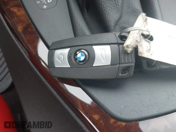 2007 BMW 3 Series 328xi z VIN WBAWC33597PD07016, wystawiony jako IAAI lot #42665037 z przebiegiem 147 900 mil mil oraz . Historia ofert i sprzedaży dostępna na DreamBid. Obrazek 11.