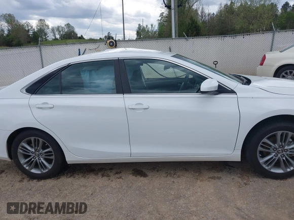 2015 Toyota Camry XLE with VIN 4T1BF1FK4FU044490, listed as a IAAI auction lot 41938048 with 93,700 mi miles. Bid and sale history available at carsss.com. Image 14.