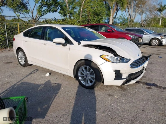 2020 Ford Fusion Hybrid SE with VIN 3FA6P0LU6LR184925, listed as a IAAI auction lot 41328622 with 40,412 mi miles. Bid and sale history available at carsss.com. Image 1.