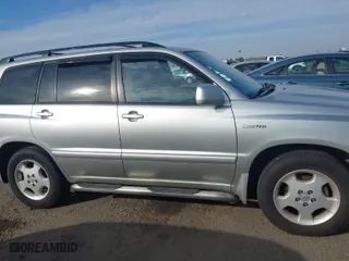 2005 Toyota Highlander with VIN JTEDP21A650061727, listed as a IAAI auction lot 41393126 with 314,688 mi miles. Bid and sale history available at carsss.com. Image 13.