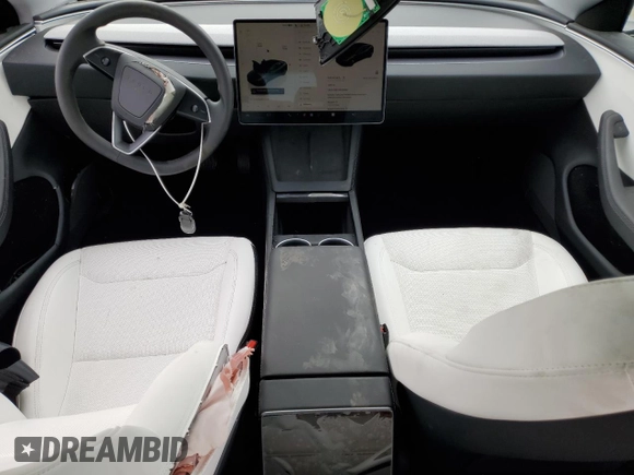2025 Tesla Model 3 Long Range z VIN 5YJ3E1EA7SF940886, wystawiony jako Copart lot #62683815 z przebiegiem 3 498 mil mil oraz Szkoda całkowita • Salvage title. Historia ofert i sprzedaży dostępna na DreamBid. Obrazek 8.