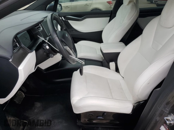 2016 Tesla Model X 70D z VIN 5YJXCAE29GF006512, wystawiony jako Copart lot #57517885 z przebiegiem Nie podano mil oraz Szkoda całkowita • Salvage title. Historia ofert i sprzedaży dostępna na DreamBid. Obrazek 7.