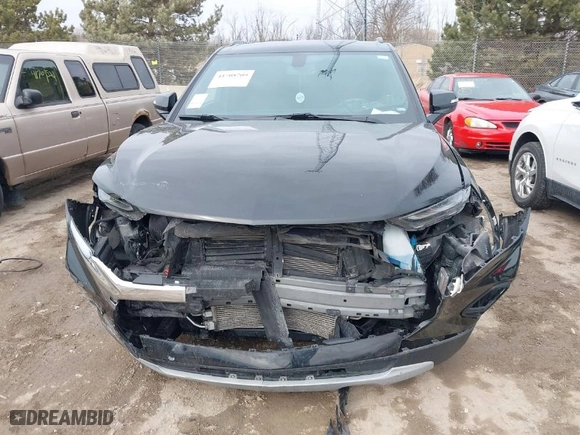2019 Chevrolet Blazer with VIN 3GNKBGRS8KS642727, listed as a IAAI auction lot 41708709 with 86,184 mi miles. Bid and sale history available at carsss.com. Image 17.