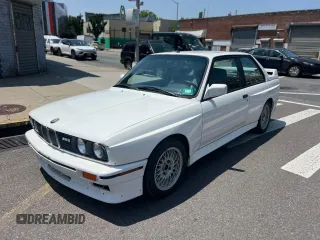 1988 BMW M3 z VIN WBSAK0302J2195088, wystawiony jako Copart lot #59734375 z przebiegiem 194 450 mil mil oraz Tytuł czysty. Historia ofert i sprzedaży dostępna na DreamBid. Obrazek 2.