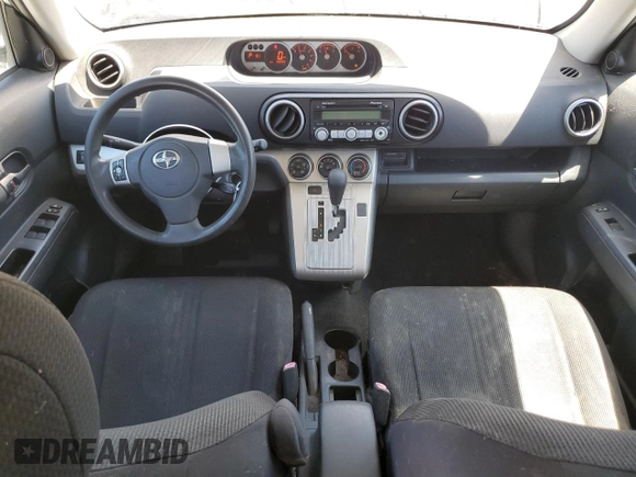 2008 Scion xB z VIN JTLKE50EX81009592, wystawiony jako Copart lot #57913275 z przebiegiem 130 000 mil mil oraz Szkody całkowita. Historia ofert i sprzedaży dostępna na DreamBid. Obrazek 8.