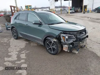 2023 Kia Niro EX with VIN KNDCR3LE4P5071131, listed as a IAAI auction lot 41640919 with 45,285 mi miles. Bid and sale history available at carsss.com. Image 1.