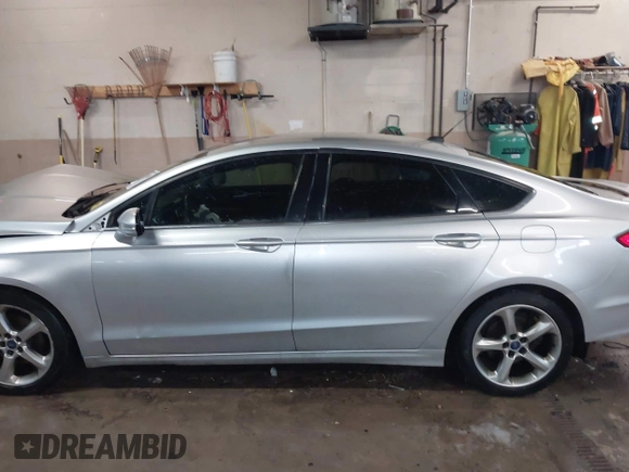 2013 Ford Fusion SE with VIN 3FA6P0HR7DR297028, listed as a IAAI auction lot 41934568 with 192,365 mi miles. Bid and sale history available at carsss.com. Image 14.