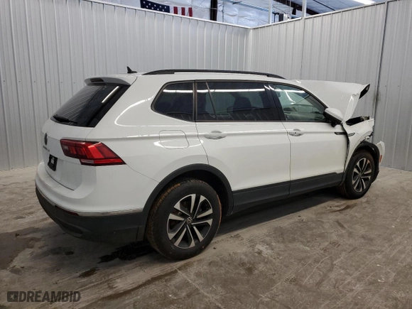 2022 Volkswagen Tiguan S with VIN 3VV1B7AX6NM112942, listed as a Copart auction lot 42647195 with 999,999 mi miles and Clean Title. Bid and sale history available at carsss.com. Image 3.