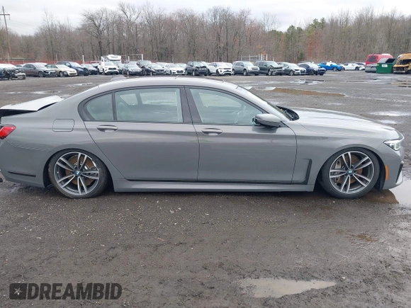 2020 BMW 7 Series 750i xDrive with VIN WBA7U2C04LGM27104, listed as a IAAI auction lot 41757796 with 10,174 mi miles and . Bid and sale history available at carsss.com. Image 13.