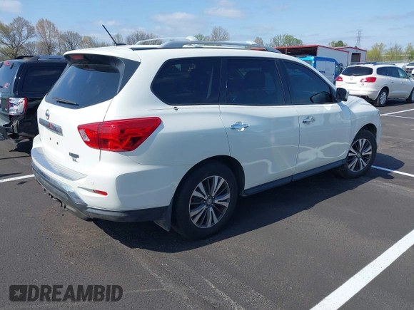 2017 Nissan Pathfinder SV z VIN 5N1DR2MN7HC695396, wystawiony jako IAAI lot #41899881 z przebiegiem 162 061 mil mil oraz . Historia ofert i sprzedaży dostępna na DreamBid. Obrazek 4.