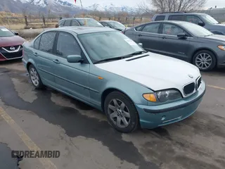 2003 BMW 3 Series 325i with VIN WBAAZ334X3PH34084, listed as a IAAI auction lot 41492157 with 149,254 mi miles. Bid and sale history available at carsss.com. Image 1.
