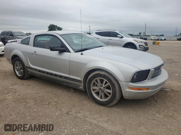 2005 Ford Mustang Deluxe with VIN 1ZVHT80N955249439, listed as a Copart auction lot 55536255 with 118,984 mi miles and Salvage title. Bid and sale history available at DreamBid. Image 4.
