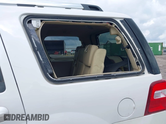 2015 Ford Expedition Limited with VIN 1FMJU2AT5FEF27617, listed as a IAAI auction lot 42120462 with 416,300 mi miles and . Bid and sale history available at DreamBid. Image 6.