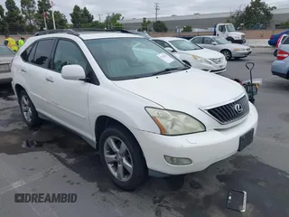 2008 Lexus RX 350 z VIN 2T2GK31U58C035397, wystawiony jako IAAI lot #42361031 z przebiegiem 199 538 mil mil oraz . Historia ofert i sprzedaży dostępna na DreamBid. Obrazek 1.