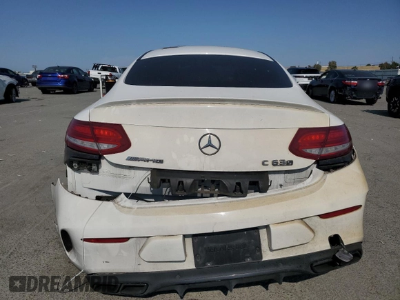 2017 Mercedes-Benz C 63 S AMG z VIN WDDWJ8HB4HF464922, wystawiony jako Copart lot #59623035 z przebiegiem 99 112 mil mil oraz Szkoda całkowita • Salvage title. Historia ofert i sprzedaży dostępna na DreamBid. Obrazek 6.