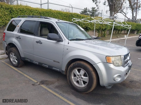 2008 Ford Escape XLT with VIN 1FMCU03108KA62726, listed as a IAAI auction lot 41921634 with 201,169 mi miles. Bid and sale history available at carsss.com. Image 1.