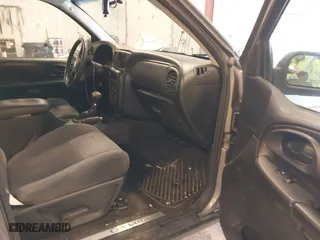 2008 Chevrolet TrailBlazer LT w/3LT with VIN 1GNDS13S182224559, listed as a IAAI auction lot 41990399 with 262,049 mi miles. Bid and sale history available at carsss.com. Image 5.