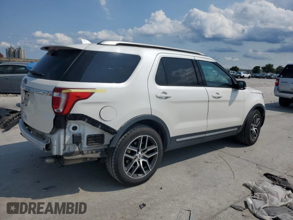 2017 Ford Explorer XLT z VIN 1FM5K7D88HGB49909, wystawiony jako Copart lot #59027255 z przebiegiem 133 536 mil mil oraz Szkoda całkowita • Salvage title. Historia ofert i sprzedaży dostępna na DreamBid. Obrazek 3.
