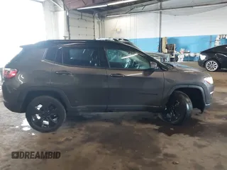 2021 Jeep Compass Latitude z VIN 3C4NJDBB3MT526057, wystawiony jako IAAI lot #42186267 z przebiegiem 32 393 mil mil oraz . Historia ofert i sprzedaży dostępna na DreamBid. Obrazek 14.