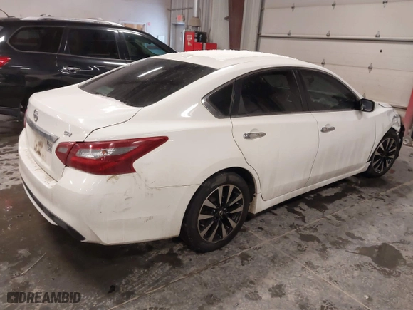 2018 Nissan Altima 2.5 SL with VIN 1N4AL3AP4JC260710, listed as a IAAI auction lot 41593136 with 133,367 mi miles. Bid and sale history available at carsss.com. Image 4.