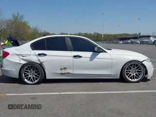 2012 BMW 3 Series 335i z VIN WBA3A9G54CNN67686, wystawiony jako IAAI lot #42106853 z przebiegiem 141 368 mil mil oraz . Historia ofert i sprzedaży dostępna na DreamBid. Obrazek 13.