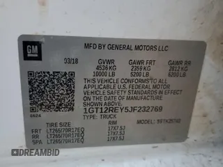 2018 GMC Sierra 2500HD z VIN 1GT12REY5JF232769, wystawiony jako Copart lot #82141064 z przebiegiem Nie podano mil oraz Szkoda całkowita • Salvage title. Historia ofert i sprzedaży dostępna na DreamBid. Obrazek 14.