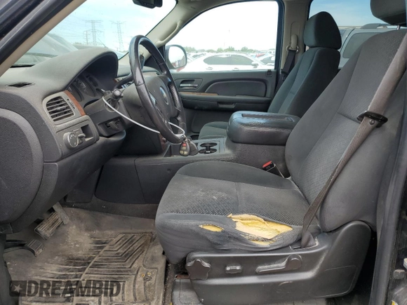 2008 Chevrolet Suburban LTZ with VIN 1GNFC16J28R174433, listed as a Copart auction lot 56663015 with 313,335 mi miles and Clean title. Bid and sale history available at DreamBid. Image 7.