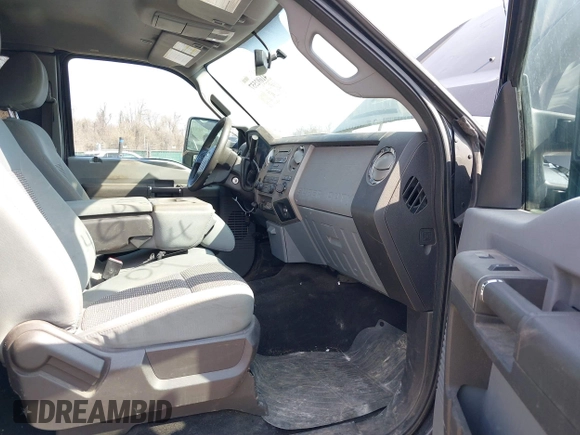 2011 Ford F-250 XL with VIN 1FT7X2B61BEA33568, listed as a IAAI auction lot 41692557 with 177,689 mi miles and . Bid and sale history available at DreamBid. Image 5.