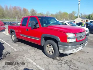 2004 Chevrolet Silverado 1500 Z71 with VIN 2GCEK19T441184081, listed as a IAAI auction lot 42142394 with 189,892 mi miles. Bid and sale history available at carsss.com. Image 1.