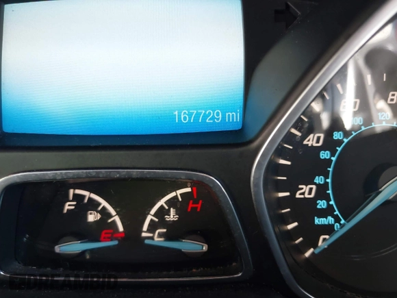 2013 Ford Escape SE z VIN 1FMCU0GX4DUC93738, wystawiony jako IAAI lot #42552635 z przebiegiem 167 729 mil mil oraz . Historia ofert i sprzedaży dostępna na DreamBid. Obrazek 7.