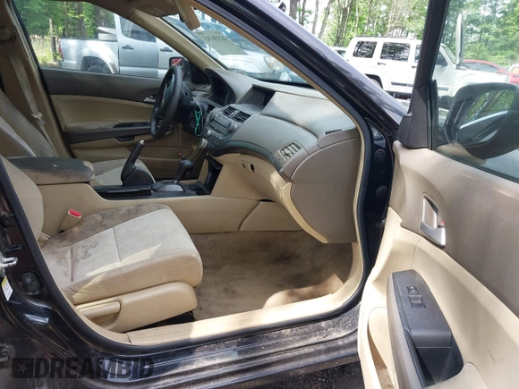 2008 Honda Accord LX z VIN 1HGCP26318A161325, wystawiony jako IAAI lot #42336743 z przebiegiem 207 266 mil mil oraz . Historia ofert i sprzedaży dostępna na DreamBid. Obrazek 5.