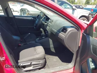 2015 Volkswagen Jetta Sport with VIN 3VWD17AJXFM283699, listed as a IAAI auction lot 42689645 with 186,258 mi miles and . Bid and sale history available at DreamBid. Image 5.
