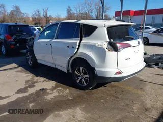 2018 Toyota RAV4 XLE с VIN JTMWFREV5JJ741922, выставлен на аукционе IAAI как лот 41889199 с пробегом 80 442 миль миль и . История ставок и продаж доступна на DreamBid. Изображение 3.