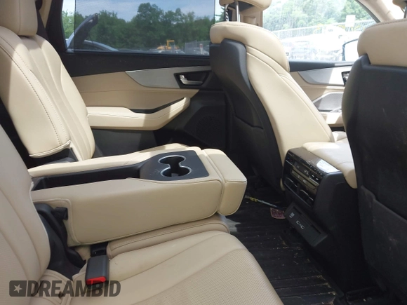 2024 Acura MDX Technology with VIN 5J8YE1H49RL000786, listed as a IAAI auction lot 42617133 with 40,667 mi miles and . Bid and sale history available at DreamBid. Image 8.