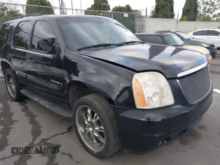 2008 GMC Yukon SLT w/4SB with VIN 1GKFC13078R161685, listed as a IAAI auction lot 41539964 with 267,744 mi miles. Bid and sale history available at carsss.com. Image 1.