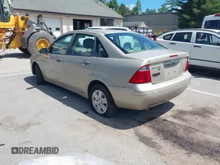 2006 Ford Focus S с VIN 1FAHP34N56W205542, выставлен на аукционе IAAI как лот 42777558 с пробегом 68 828 миль миль и . История ставок и продаж доступна на DreamBid. Изображение 3.