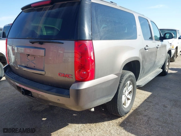2013 GMC Yukon XL SLT with VIN 1GKS2KE70DR303872, listed as a IAAI auction lot 41659911 with 199,202 mi miles. Bid and sale history available at carsss.com. Image 4.