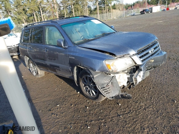 2004 Toyota Highlander with VIN JTEEP21A440053760, listed as a IAAI auction lot 41823810 with 212,971 mi miles. Bid and sale history available at carsss.com. Image 1.