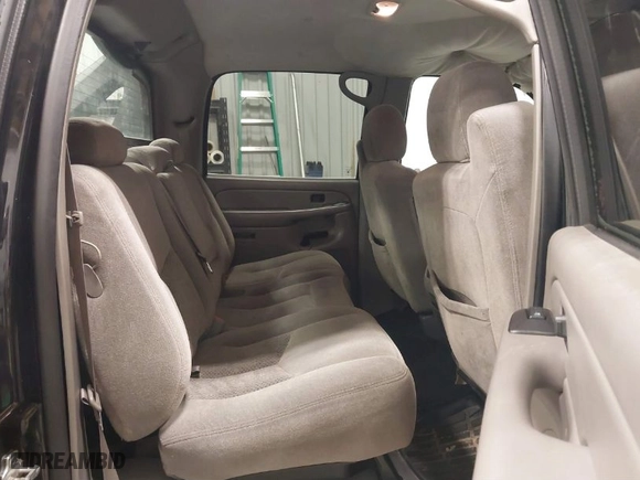 2005 Chevrolet Avalanche LS with VIN 3GNEC12Z45G296522, listed as a IAAI auction lot 41380309 with 245,380 mi miles. Bid and sale history available at carsss.com. Image 8.