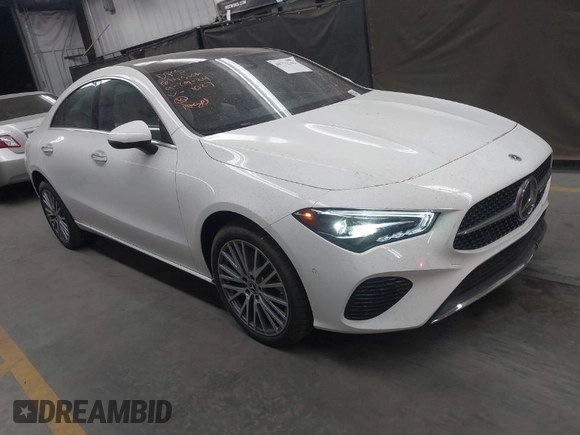 2025 Mercedes-Benz CLA 250 z VIN W1K5J4GB4SN481027, wystawiony jako IAAI lot #40772342 z przebiegiem 533 mil mil oraz . Historia ofert i sprzedaży dostępna na DreamBid. Obrazek 1.