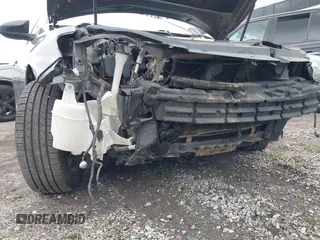 2015 Toyota Camry XLE z VIN 4T1BF1FK3FU960674, wystawiony jako IAAI lot #41721182 z przebiegiem 96 300 mil mil oraz . Historia ofert i sprzedaży dostępna na DreamBid. Obrazek 6.