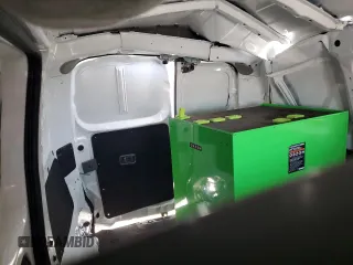2018 Nissan NV200 S z VIN 3N6CM0KN9JK690414, wystawiony jako Copart lot #48488245 z przebiegiem 180 402 mil mil oraz Szkoda całkowita • Salvage title. Historia ofert i sprzedaży dostępna na DreamBid. Obrazek 10.