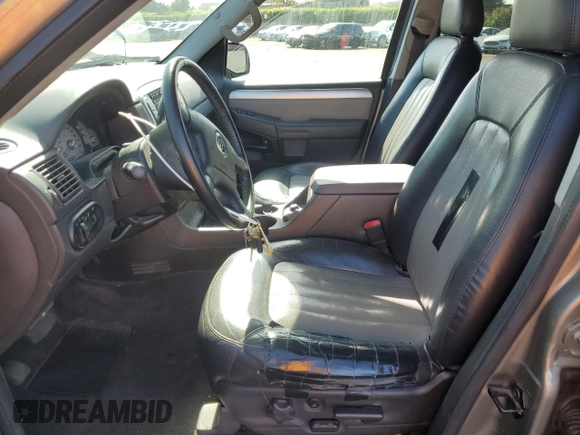 2004 Mercury Mountaineer Convenience z VIN 4M2ZU86W24ZJ08590, wystawiony jako Copart lot #56845865 z przebiegiem 120 928 mil mil oraz Szkoda całkowita • Salvage title. Historia ofert i sprzedaży dostępna na DreamBid. Obrazek 7.
