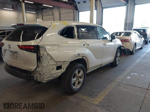 2020 Toyota Highlander LE with VIN 5TDBZRBH4LS020811, listed as a IAAI auction lot 42239163 with 88,757 mi miles and . Bid and sale history available at DreamBid. Image 18.