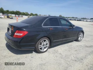 2013 Mercedes-Benz C 250 Sport с VIN WDDGF4HB4DA805824, выставлен на аукционе Copart как лот 61940825 с пробегом Не указан миль и Списание • Salvage title. История ставок и продаж доступна на DreamBid. Изображение 3.