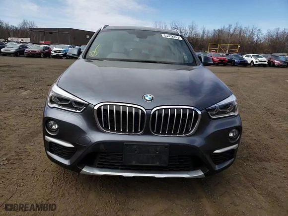 2016 BMW X1 xDrive28i with VIN WBXHT3C38GP889281, listed as a Copart auction lot 50952915 with 42,797 mi miles and Salvage Title. Bid and sale history available at carsss.com. Image 11.